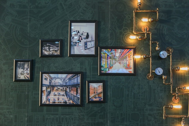 Analog picture frames